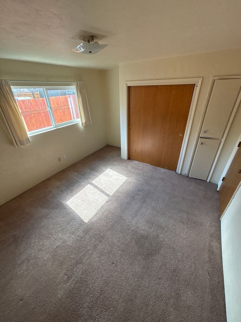 Eugene Apartment: 1647 Mill Street