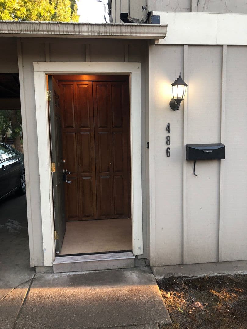 Eugene Apartment: 486/488 W. 18th Ave
