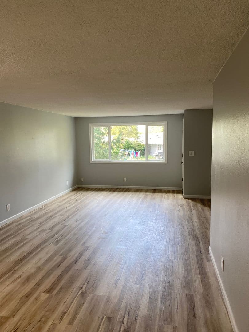 Eugene Apartment: 1555/1565 Copping Street