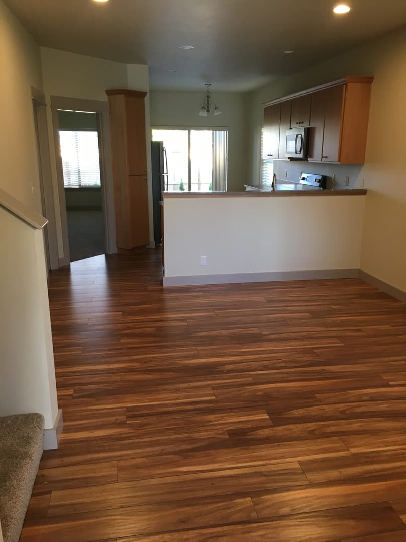 Eugene Apartment: 913/915 Howard Ave