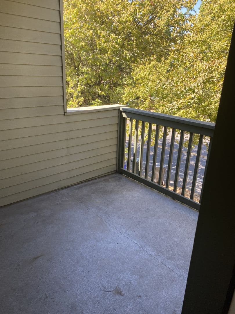 Eugene Apartment: 962/964/966 E.18th Ave