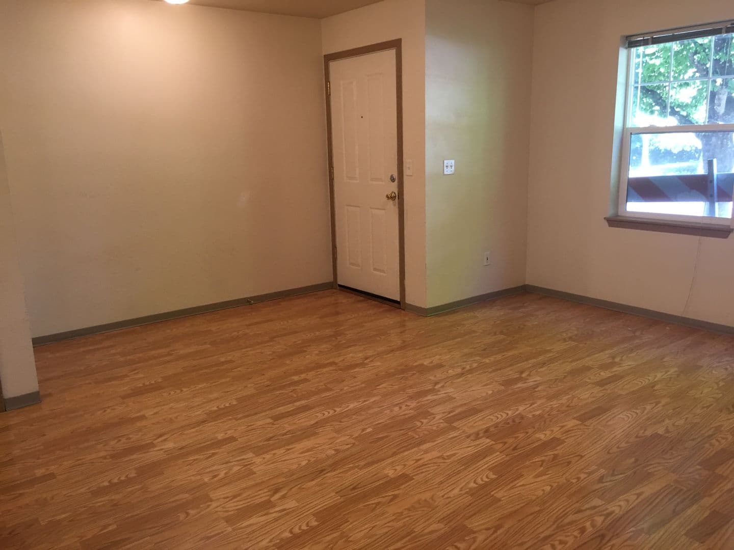 Eugene Apartment: 962/964/966 E.18th Ave