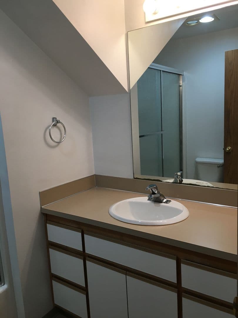 Eugene Apartment: 962/964/966 E.18th Ave
