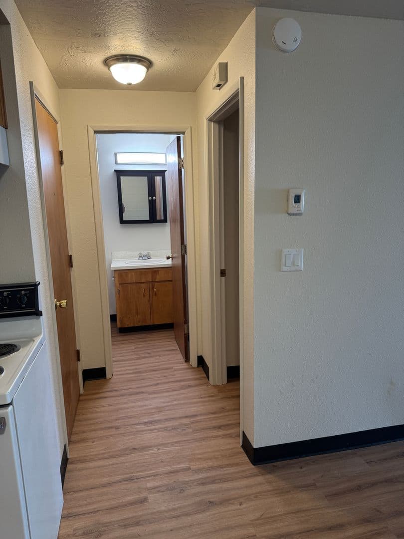 Eugene Apartment: 1630 Ferry St.