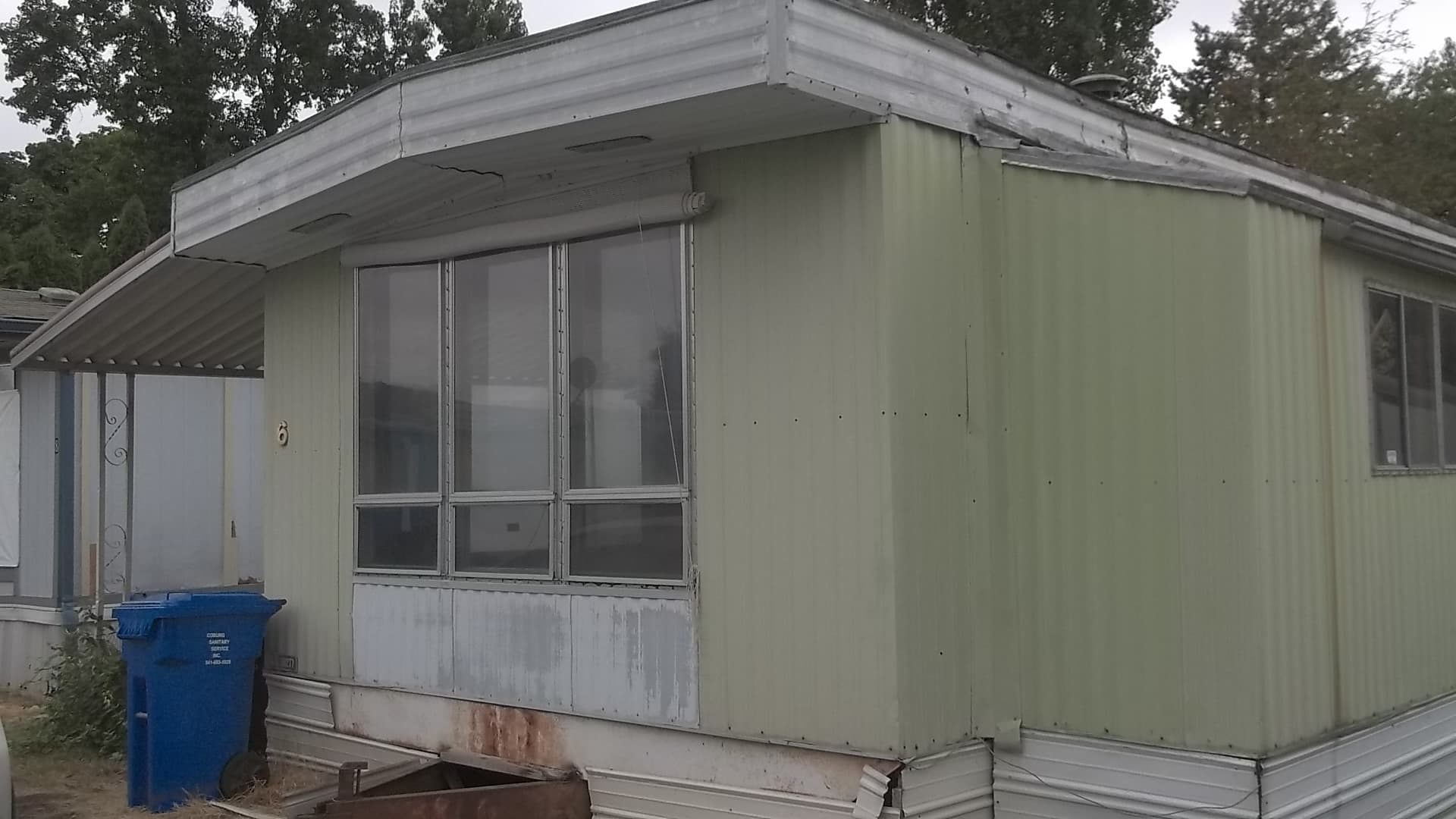 Coburg Apartment: 32651 W Dixon St