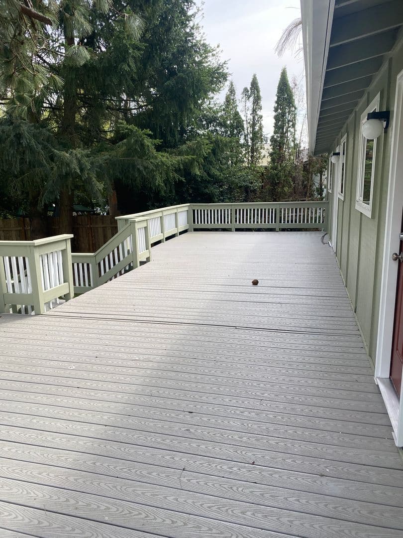 Eugene Apartment: 1555/1565 Copping Street