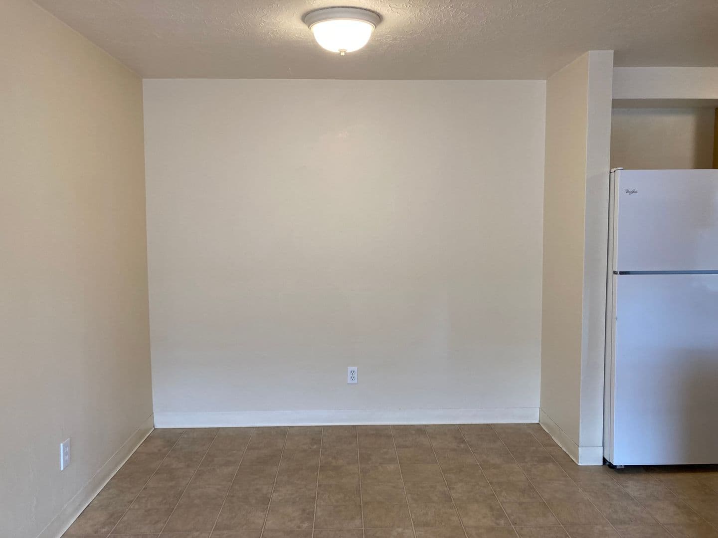 Eugene Apartment: 84/86 Kourt Drive
