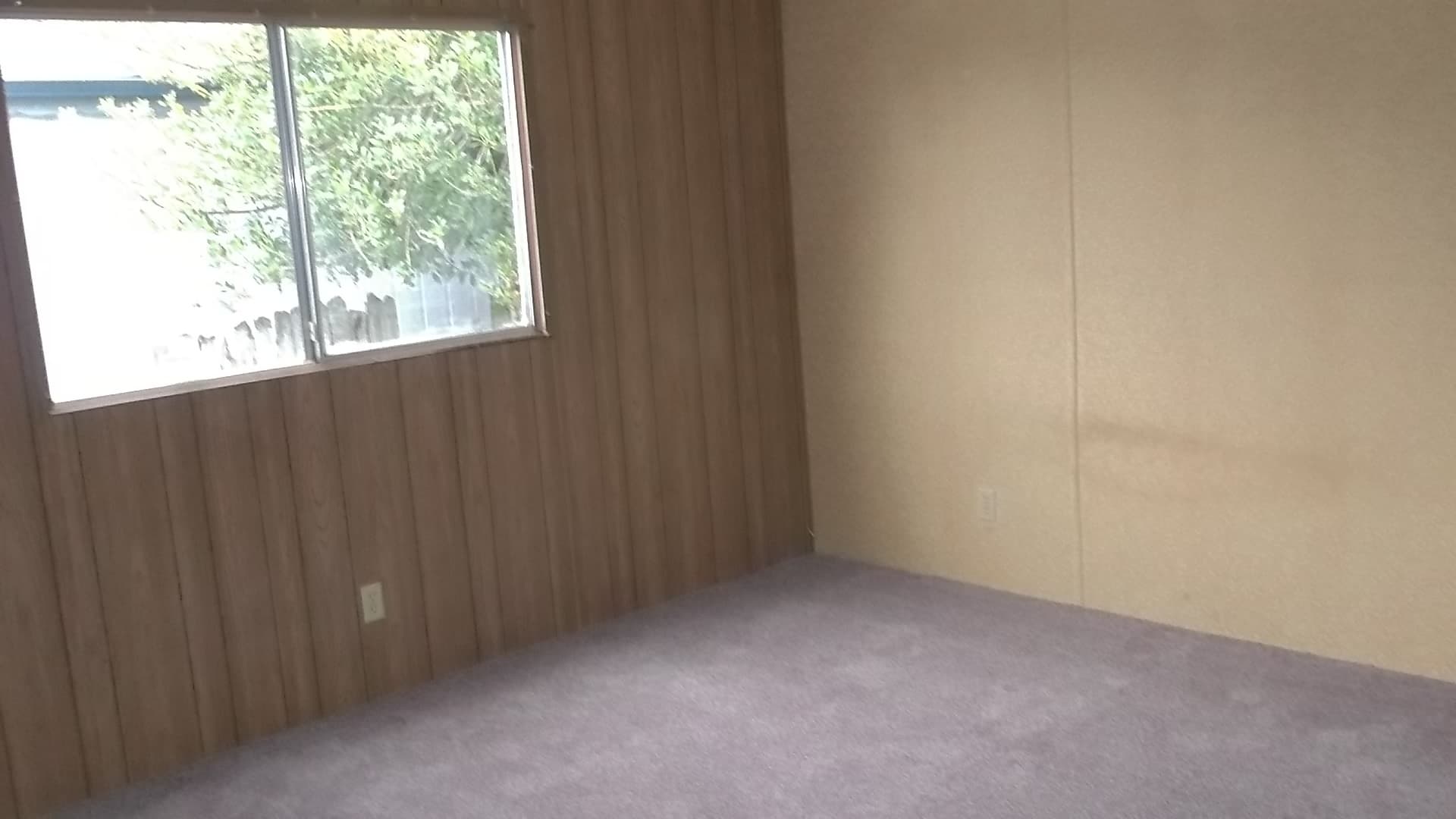 Coburg Apartment: 32651 W Dixon St
