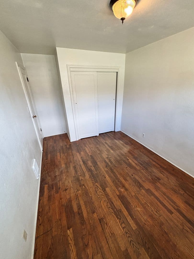 Eugene Apartment: 1850-1852 Pearl