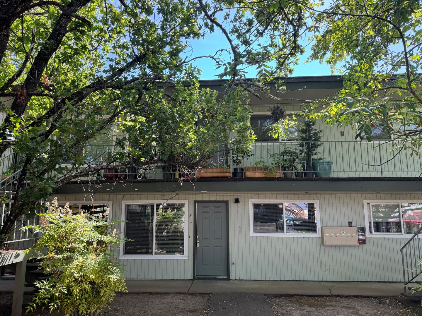 Eugene Apartment: 1630 Ferry St.