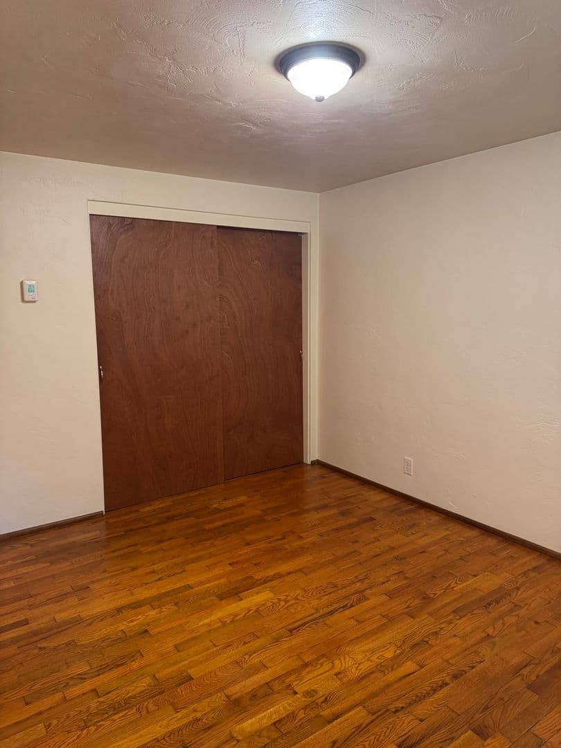 Eugene House: 1270 West Hilliard Lane