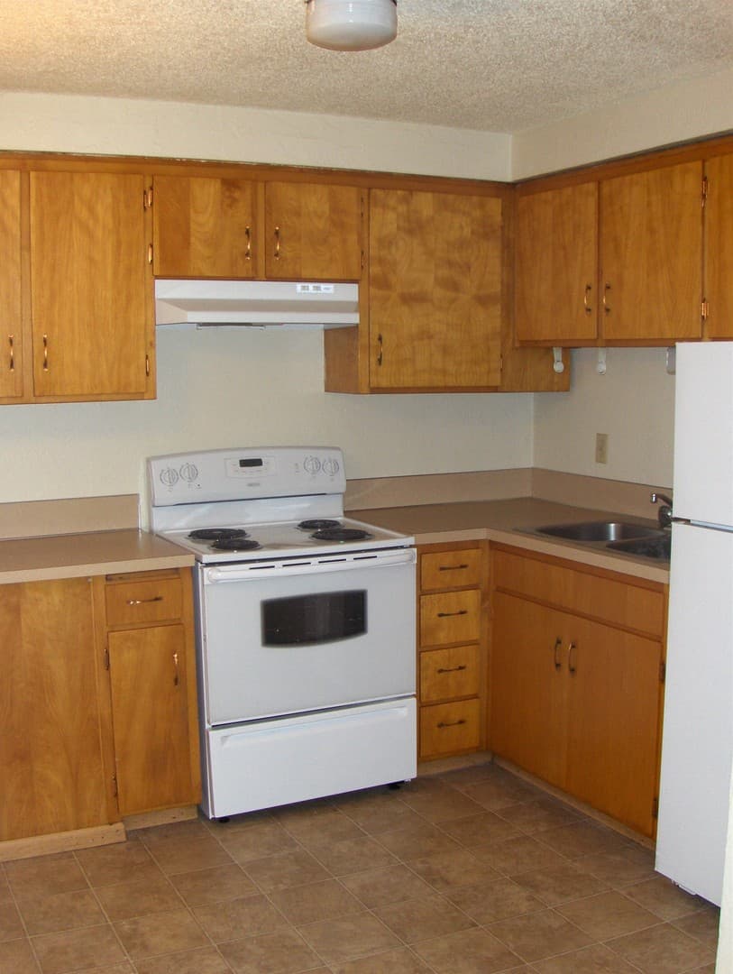 Eugene Apartment: 1893 Garden Ave #15