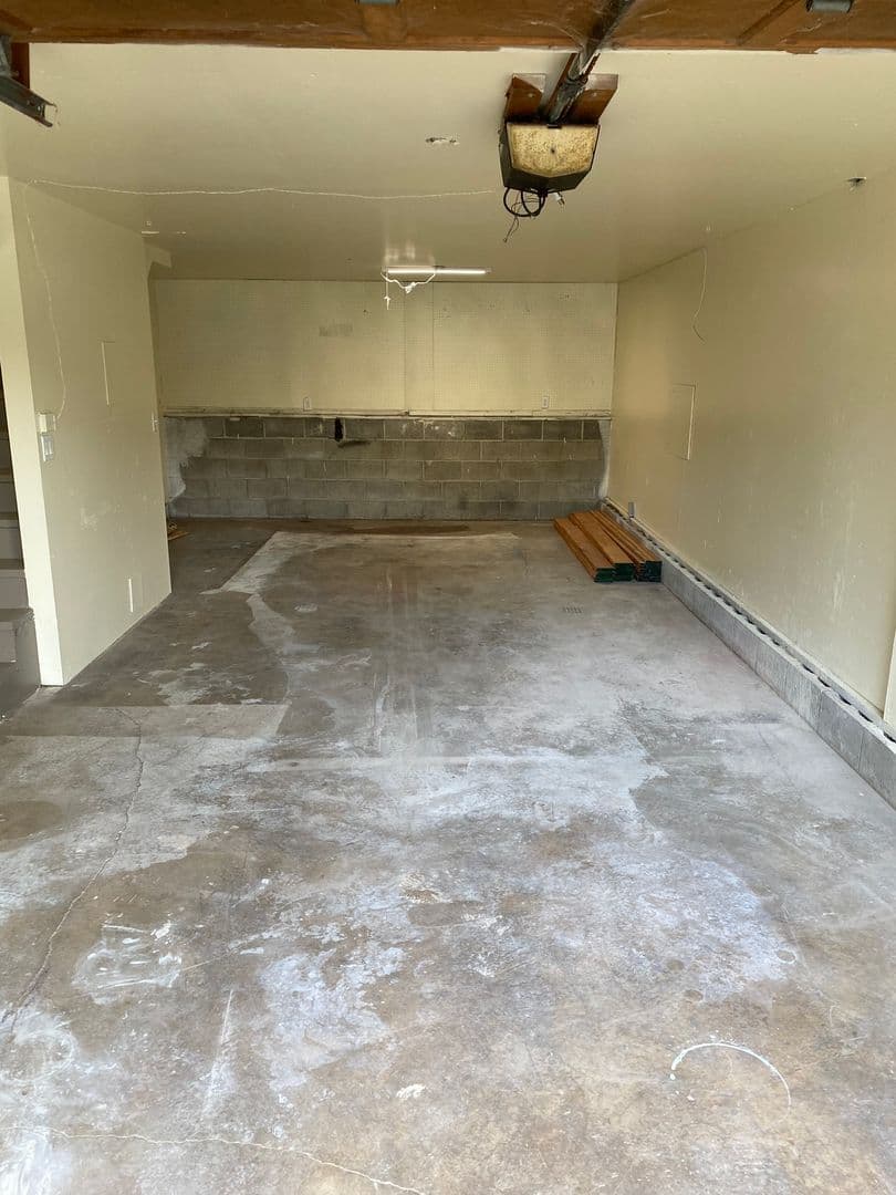 Eugene Apartment: 1555/1565 Copping Street