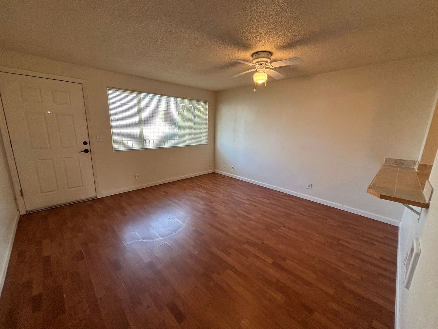 Eugene Apartment: 457 W. 8th Avenue #1-22