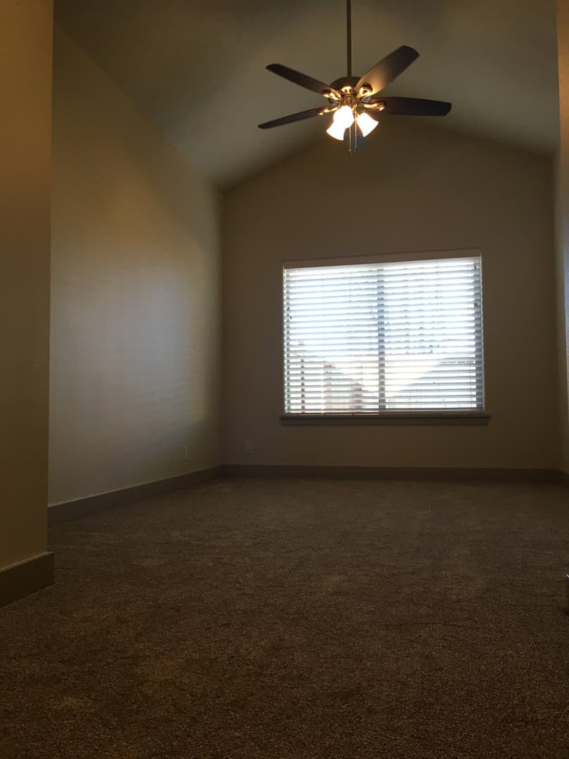 Eugene Apartment: 913/915 Howard Ave