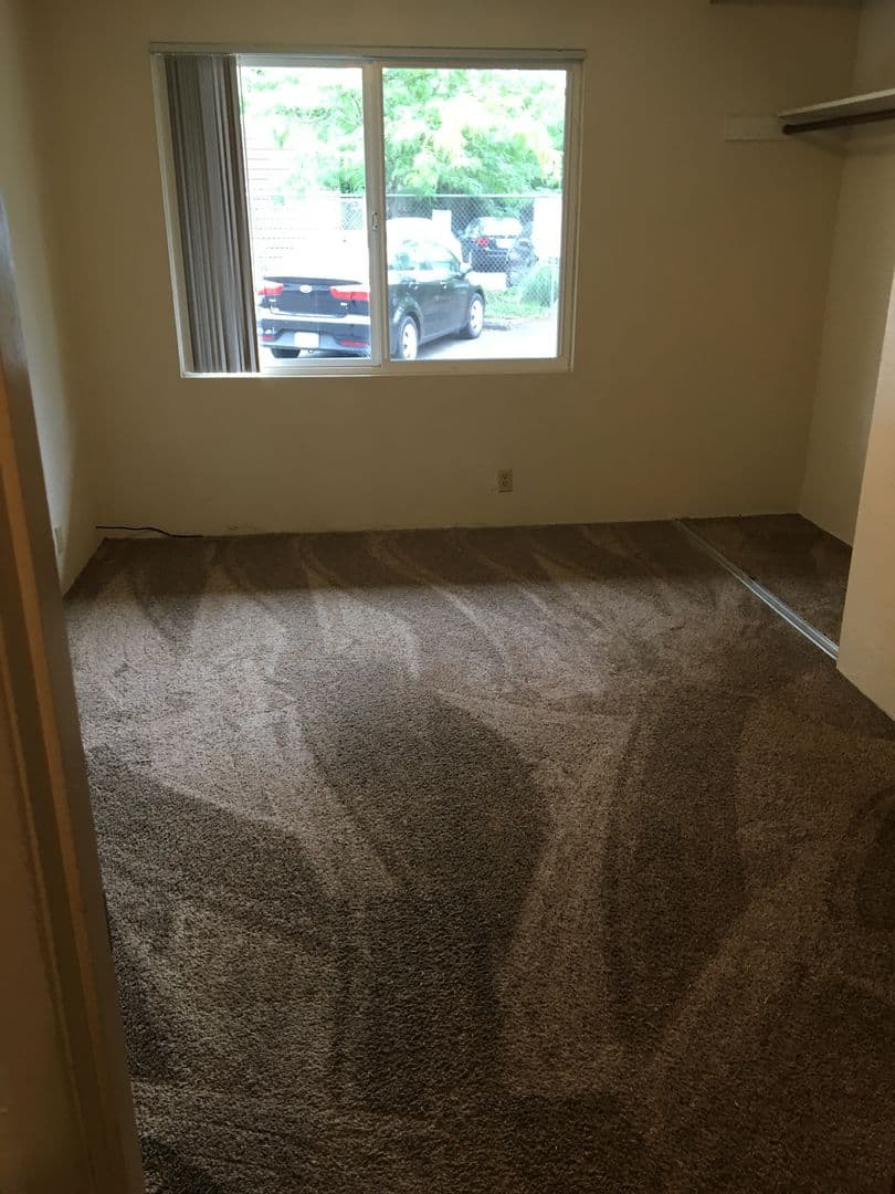 Eugene Apartment: 1550 High St #1-12