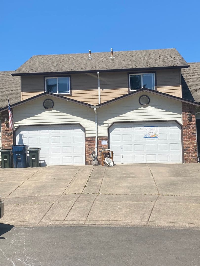 Eugene Apartment: 4762/4764 Spring Meadow Ave