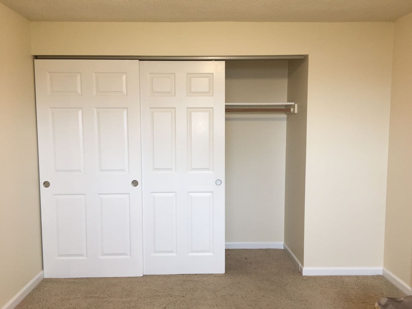 Springfield Apartment: 1190 So. A Street
