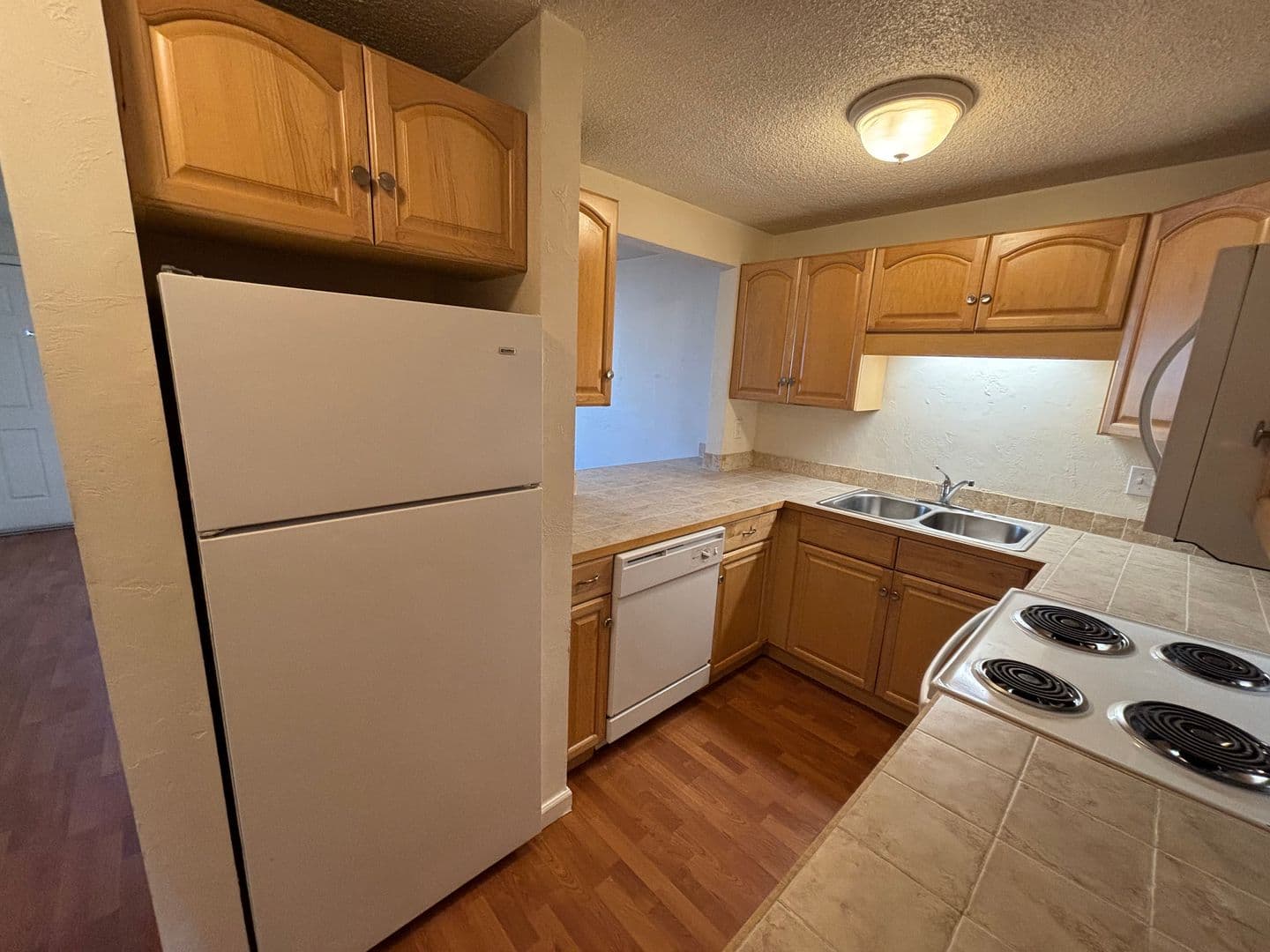 Eugene Apartment: 457 W. 8th Avenue #1-22