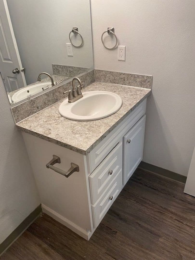 Eugene Apartment: 1893 Garden Ave #3