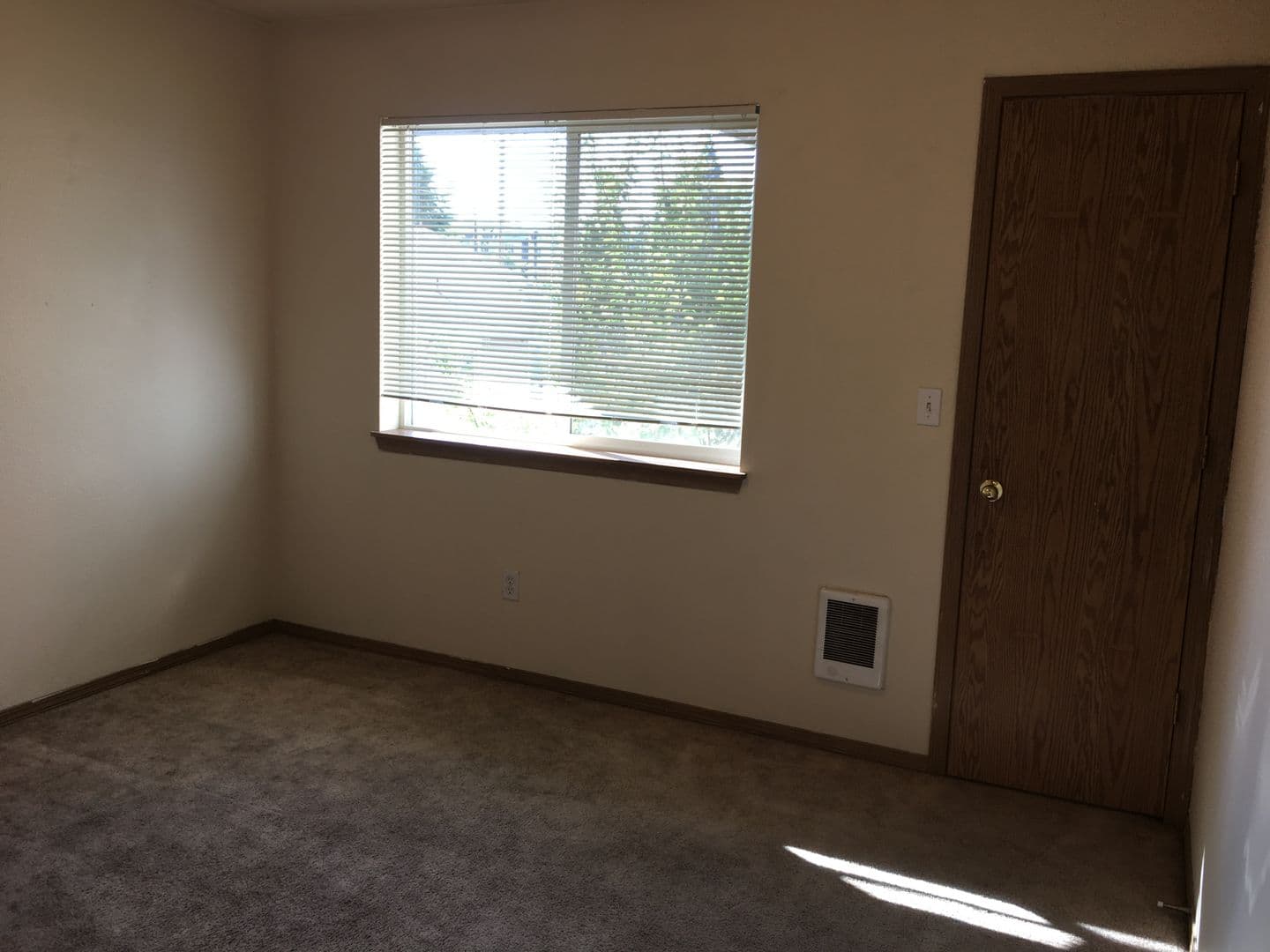 Eugene Apartment: 1772 Hilyard St #6