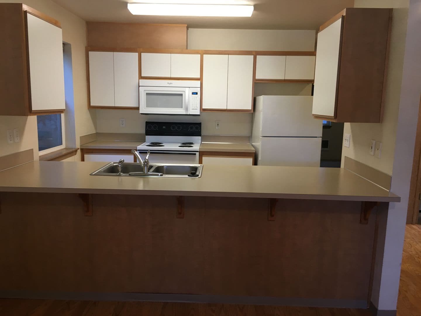 Eugene Apartment: 962/964/966 E.18th Ave