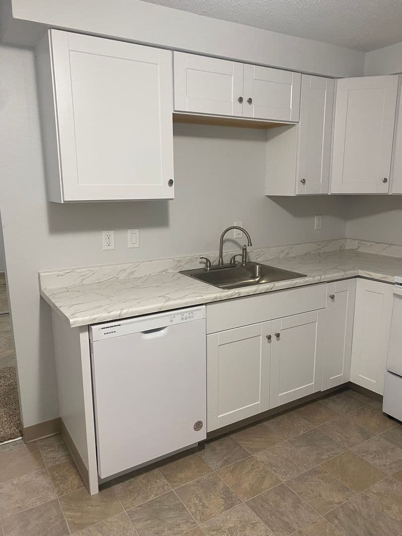 Eugene Apartment: 531 W. 11th Ave