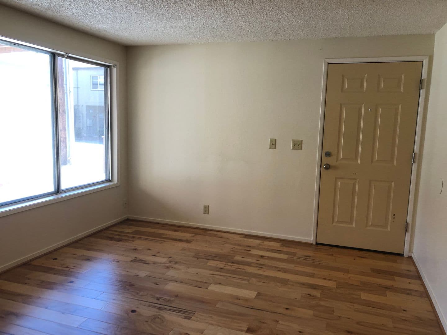 Eugene Apartment: 1810/1814/1818/1822/1832/1838/1844 Ferry Alley