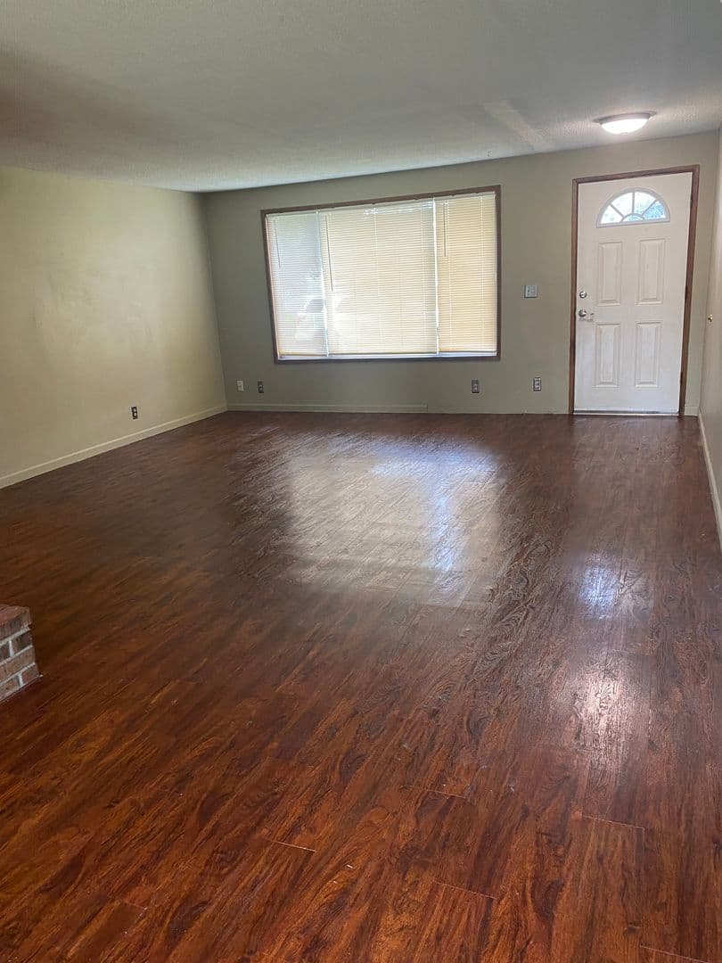 Eugene Apartment: 86195 El Camino St.