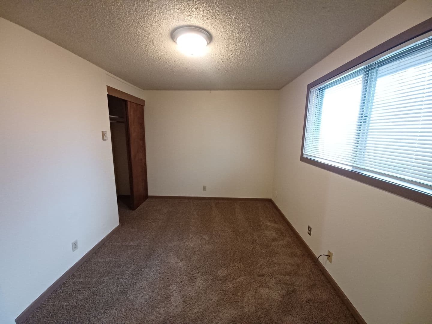 Eugene Apartment: 1810/1814/1818/1822/1832/1838/1844 Ferry Alley