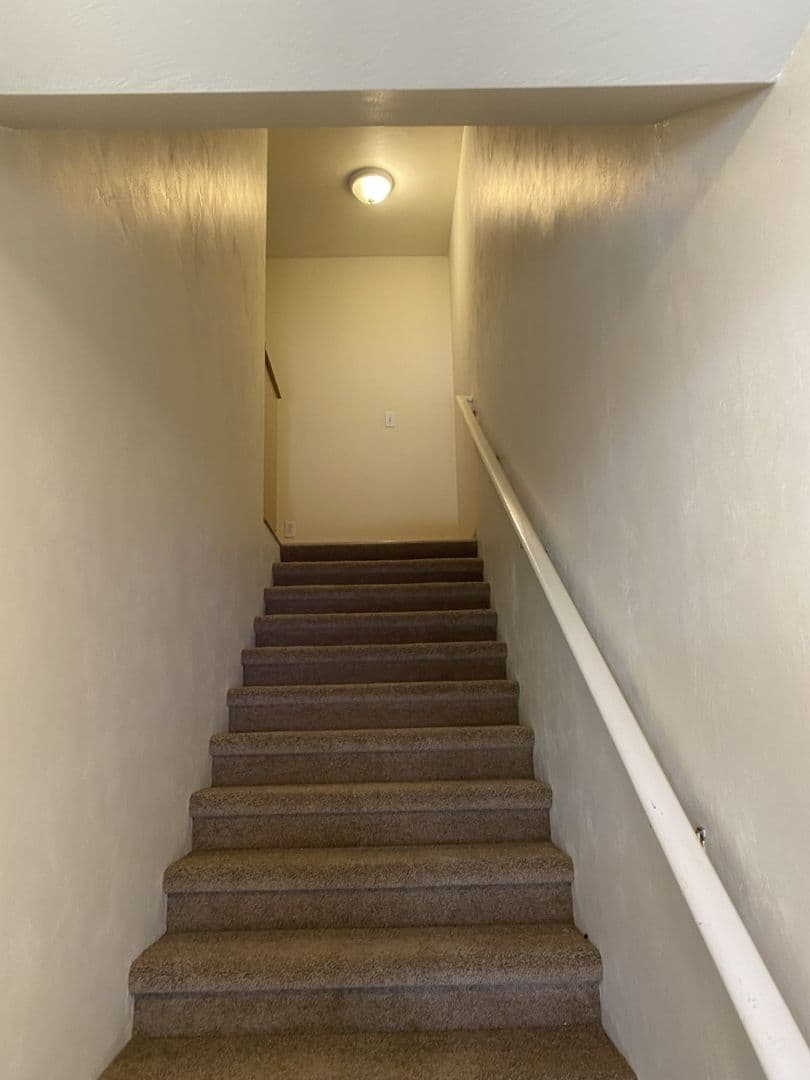 Eugene Apartment: 962/964/966 E.18th Ave