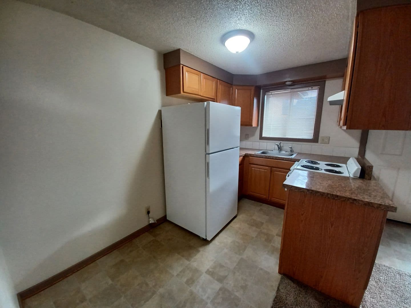 Eugene Apartment: 1810/1814/1818/1822/1832/1838/1844 Ferry Alley