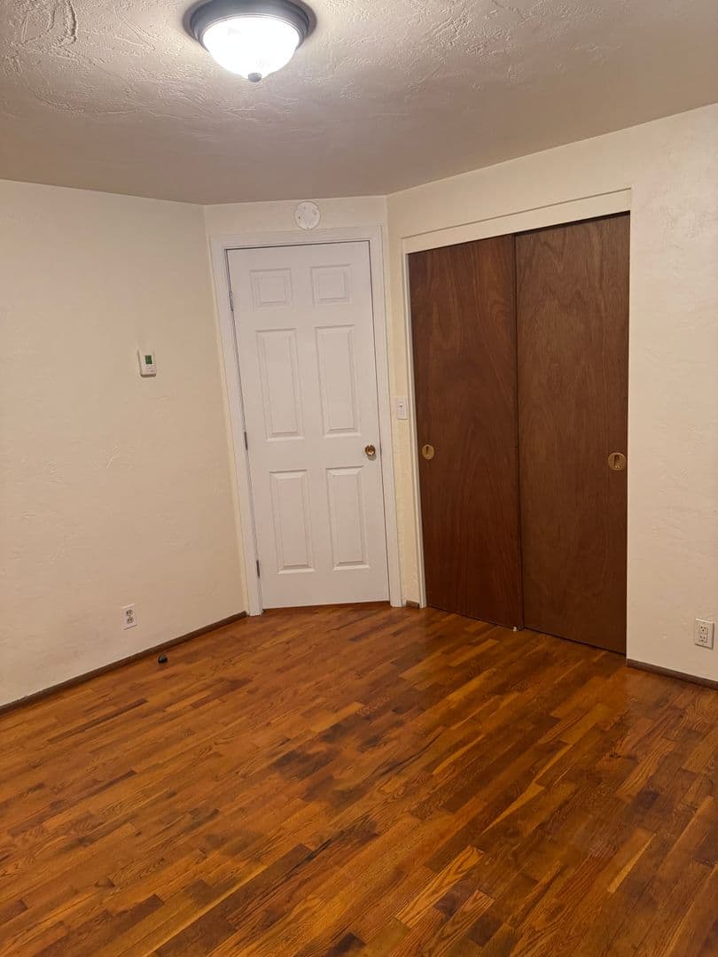 Eugene House: 1270 West Hilliard Lane