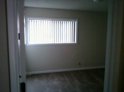 Eugene Apartment: 1893 Garden Ave #4