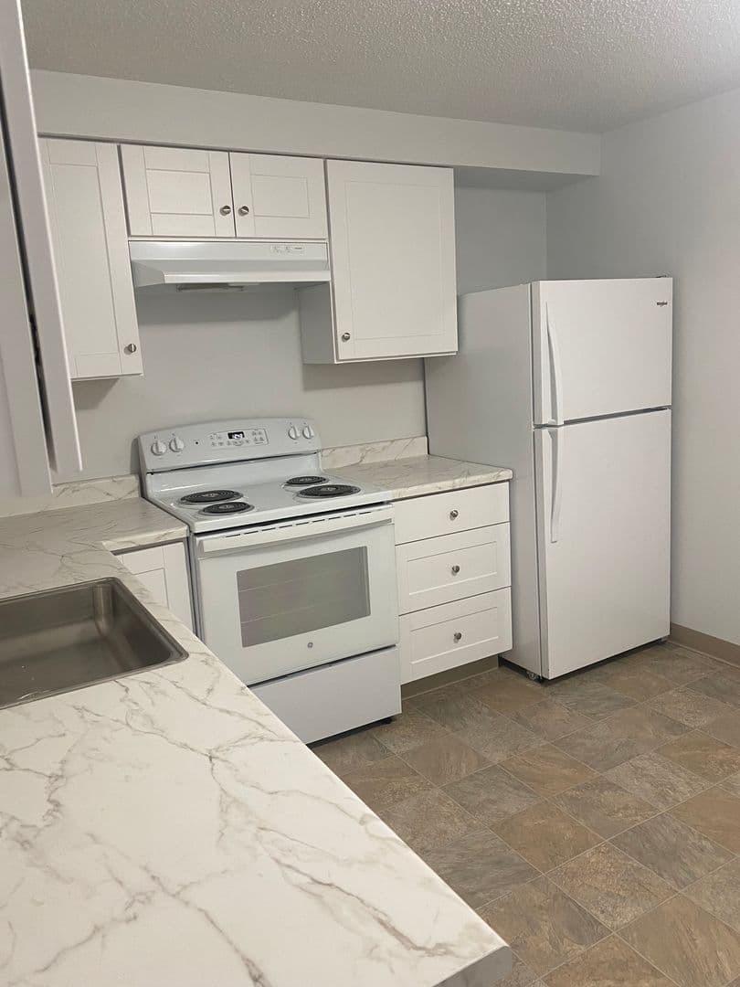 Eugene Apartment: 531 W. 11th Ave