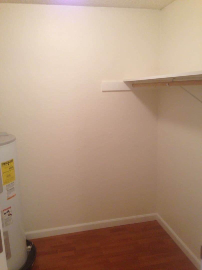 Eugene Apartment: 457 W. 8th Avenue #1-22