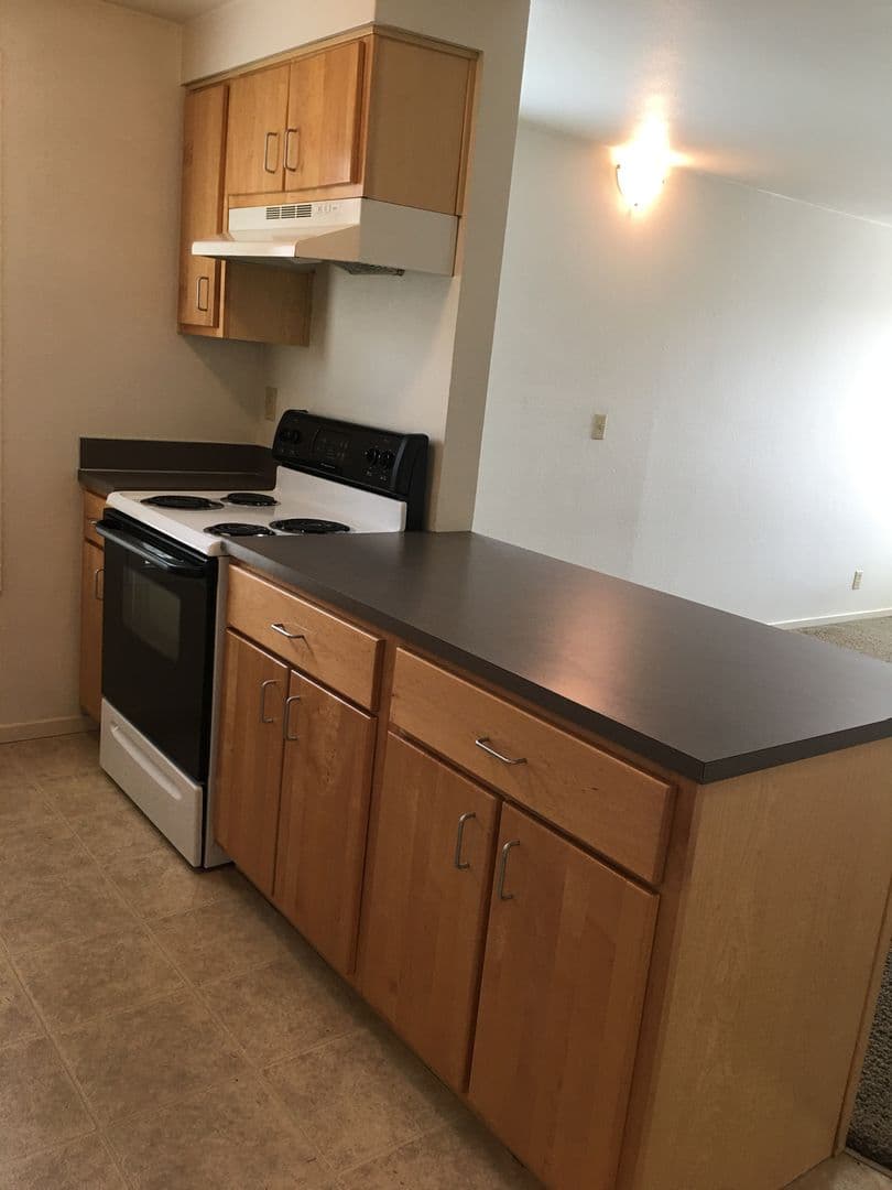 Eugene Apartment: 183 East 19th