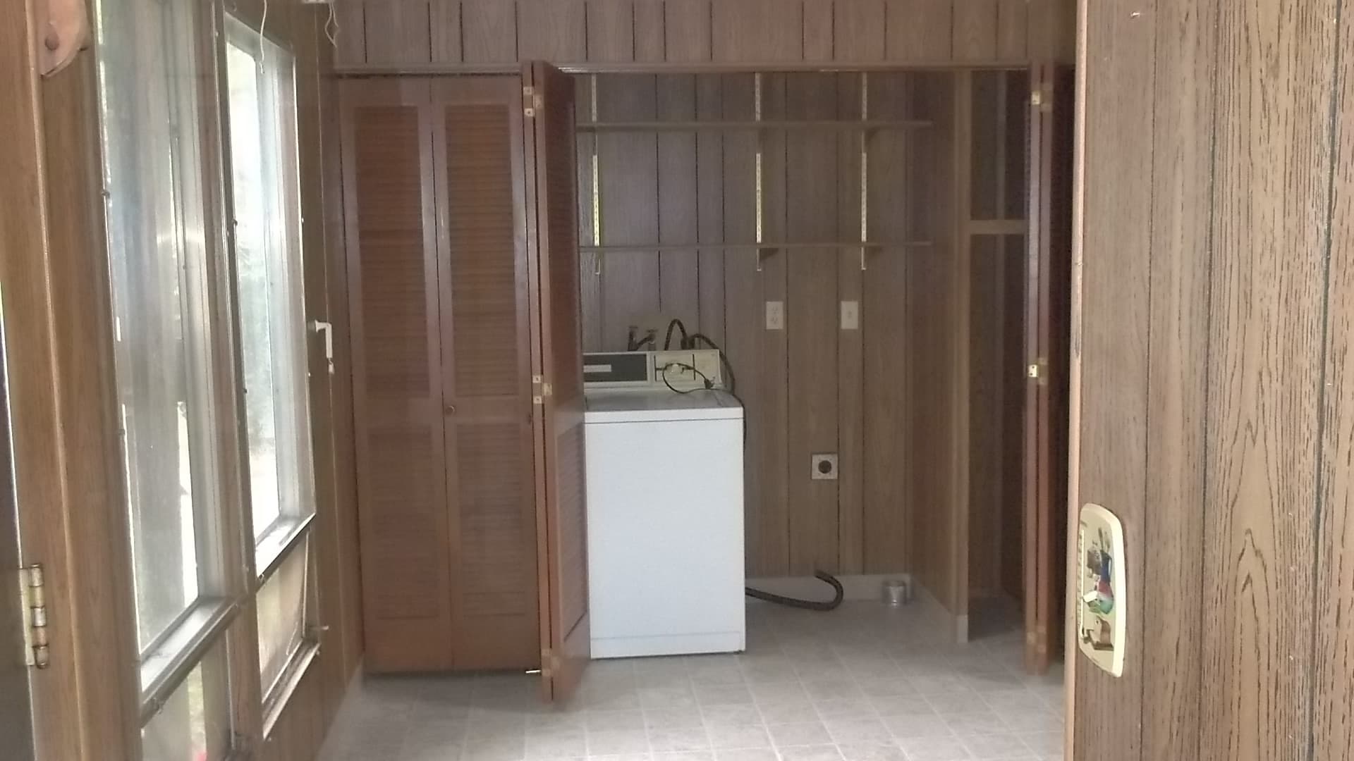 Coburg Apartment: 32651 W Dixon St