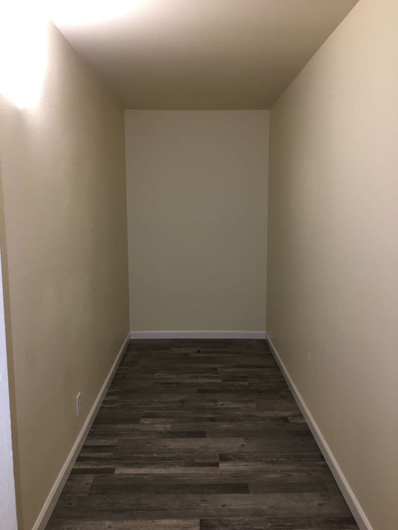Springfield Apartment: 1190 So. A Street