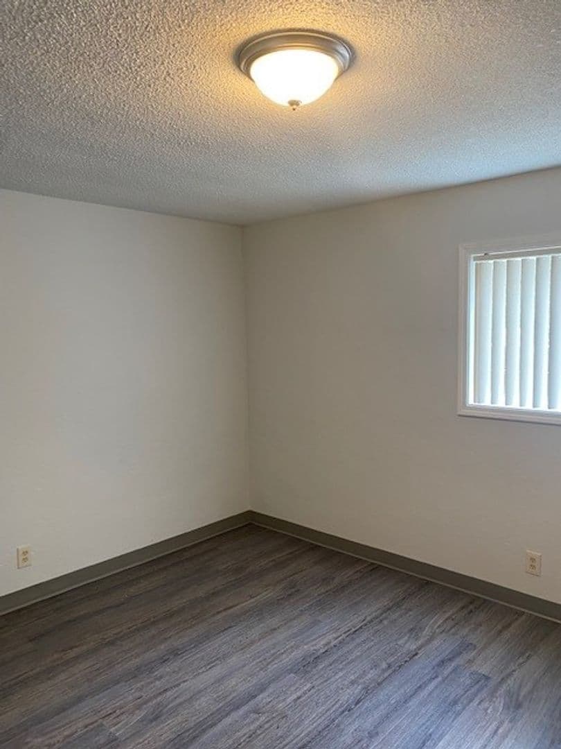 Eugene Apartment: 1893 Garden Ave #22
