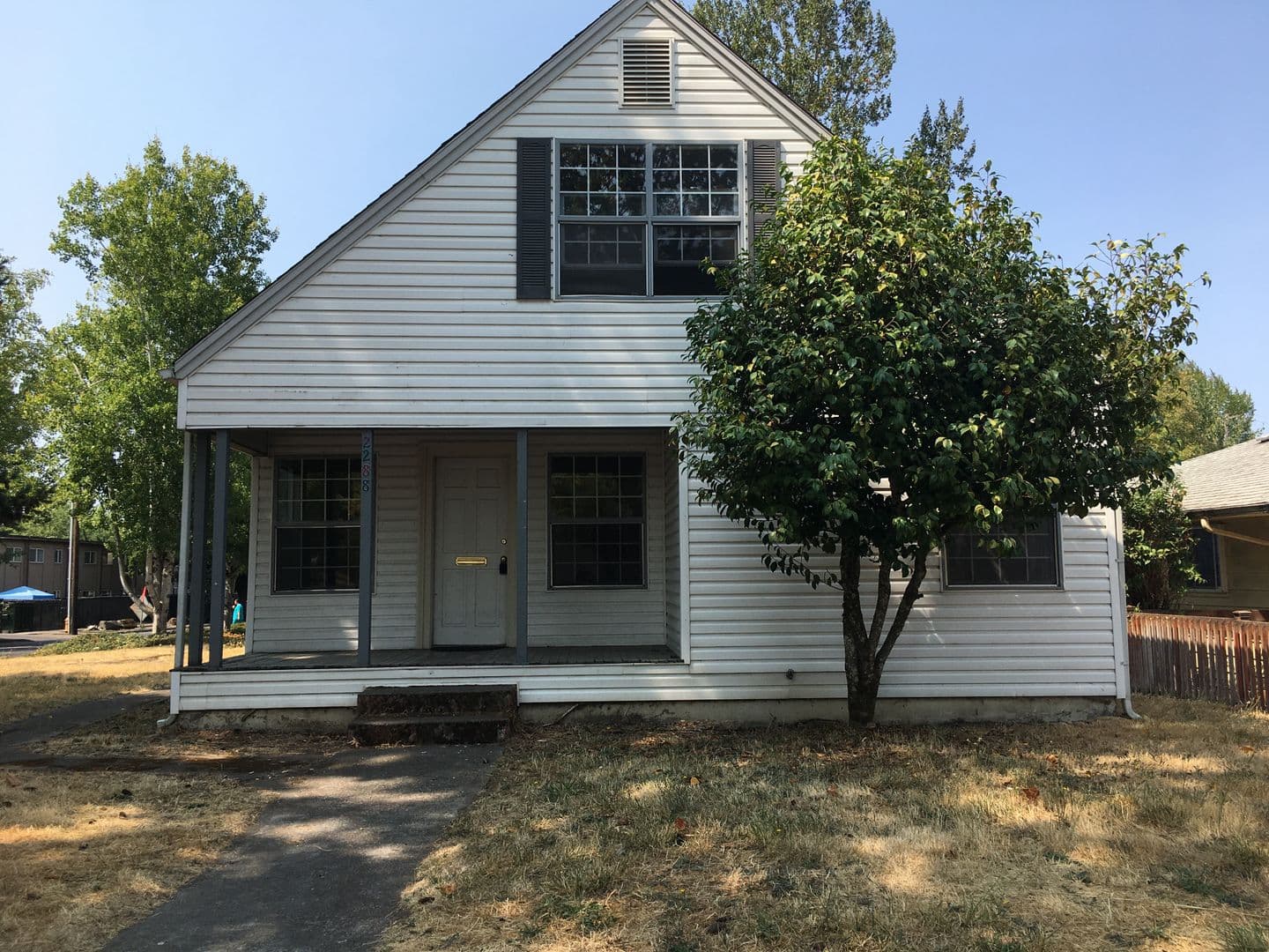 Eugene House: 2288 Hilyard St