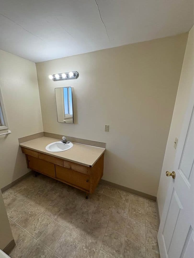 Springfield Apartment: 1848/1879 M St.