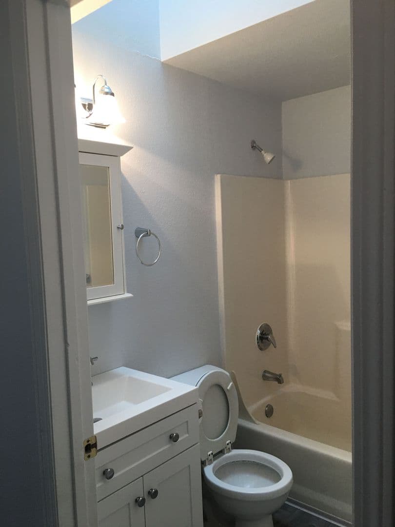 Eugene Apartment: 118/122 Lea Ave.