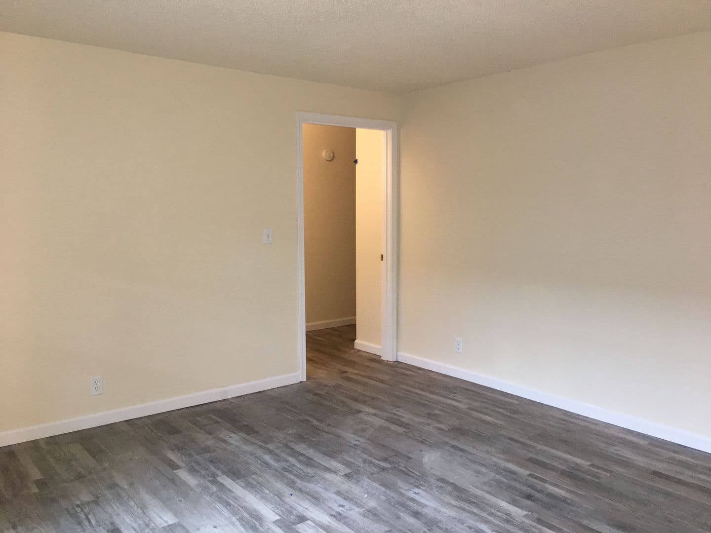 Springfield Apartment: 1190 So. A Street
