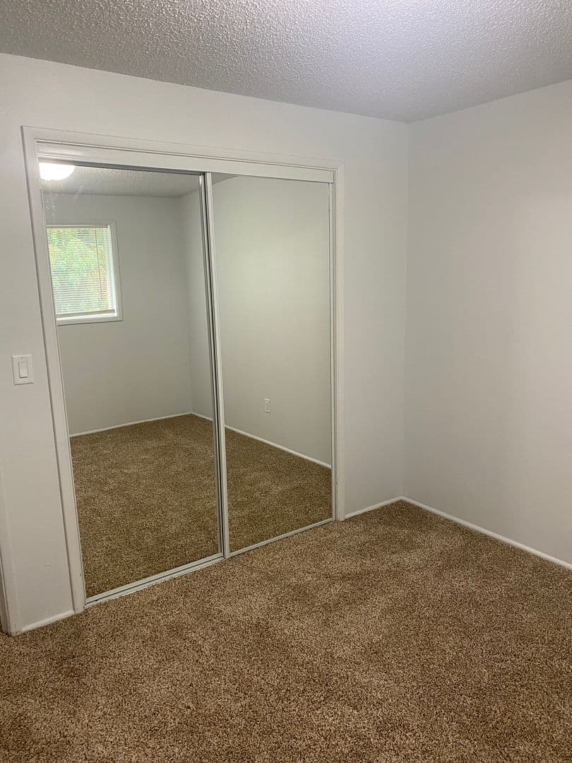 Eugene Apartment: 531 W. 11th Ave