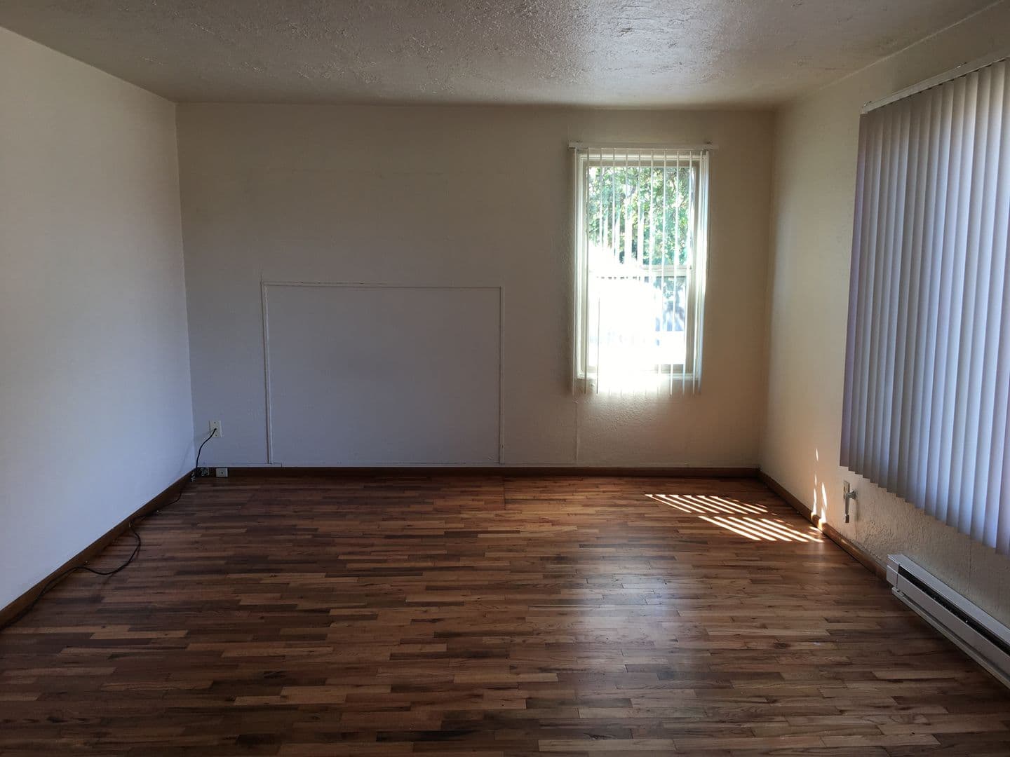 Eugene Apartment: 1855 Oak
