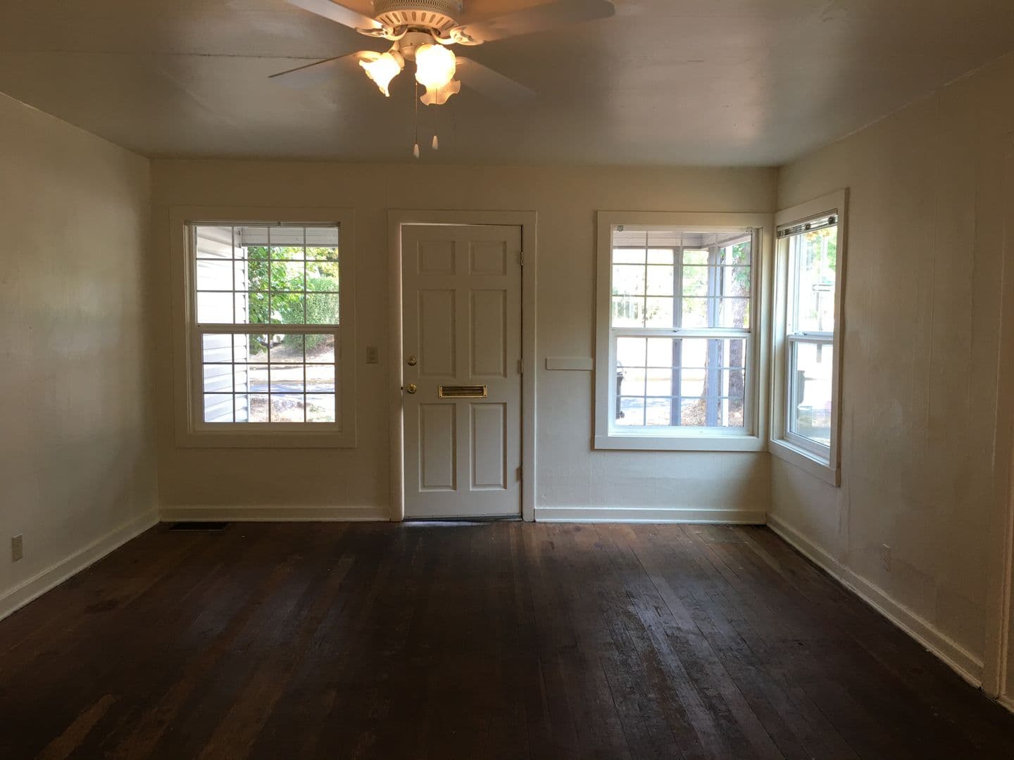Eugene House: 2288 Hilyard St