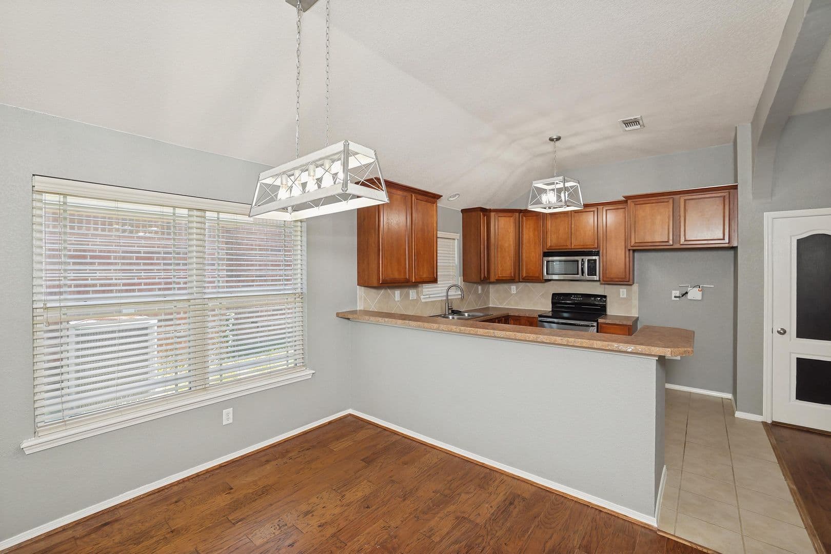 Amarillo House: 1418 SW 61st Ave