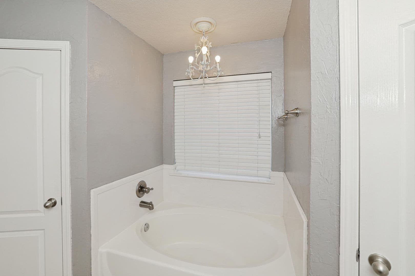 Amarillo House: 1418 SW 61st Ave
