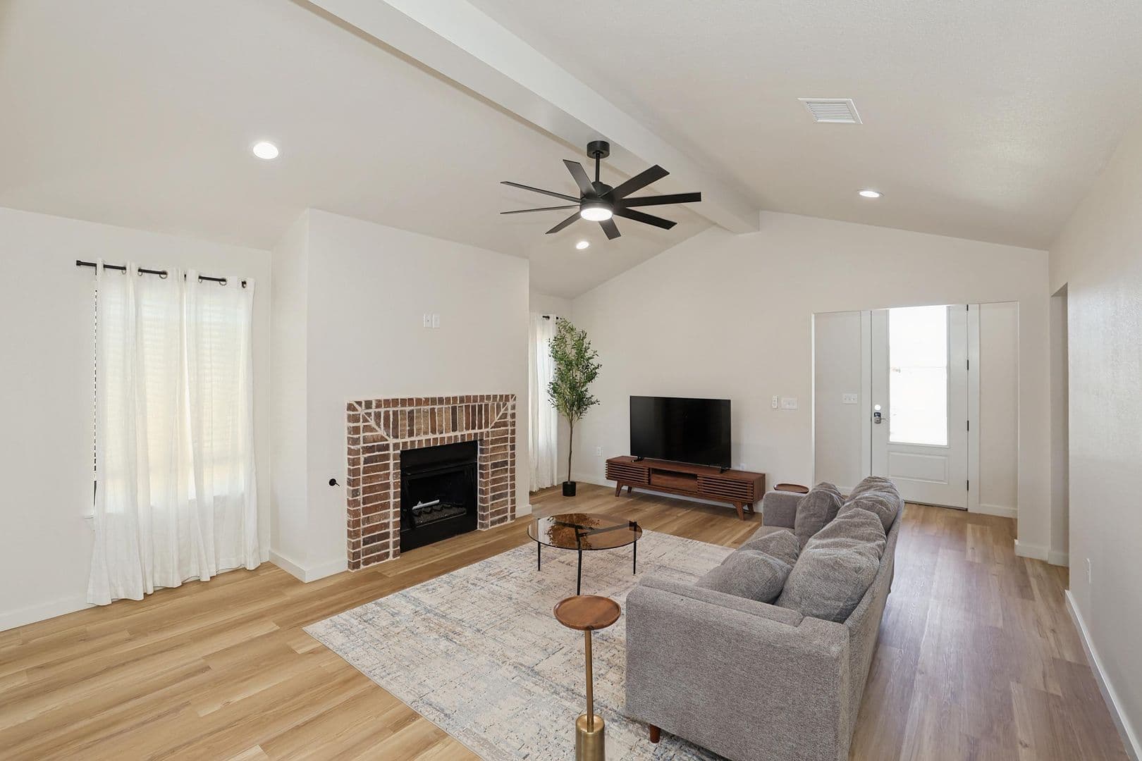Amarillo House: 8813 Oakleaf